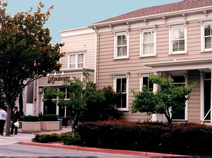 LeechHouse_Exterior