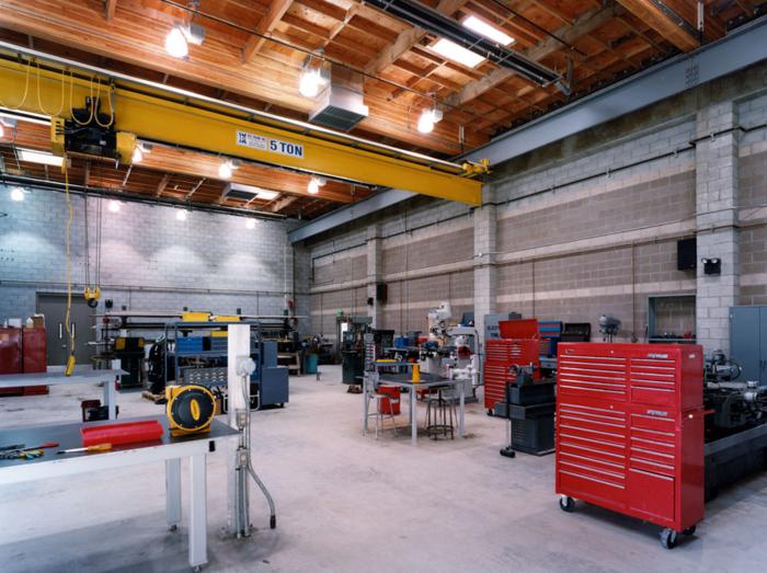 Water_Quality_Control_Plant_crane_San_Bruno,_South_SF